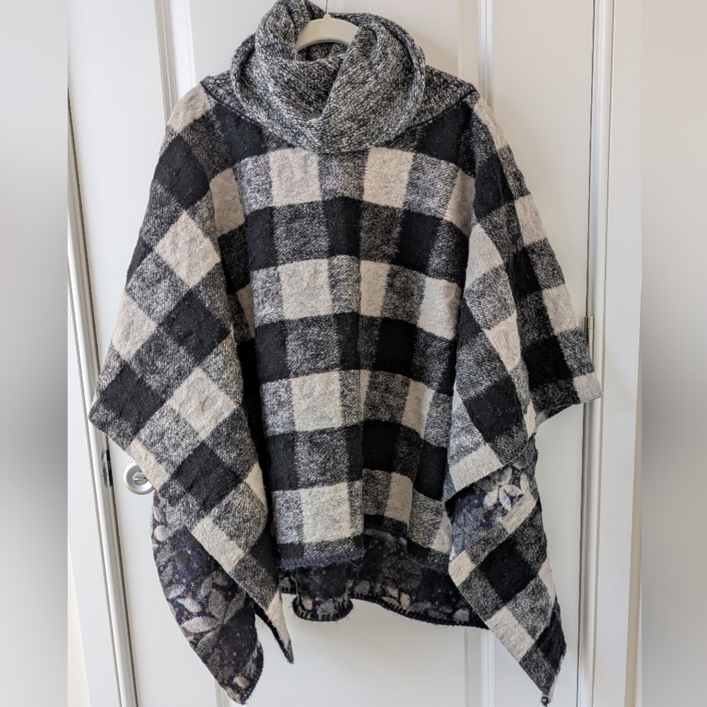 Anthropologie Wintertide Reversible Cowl Neck Poncho - Picture 4 of 7